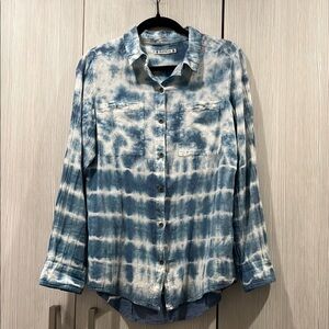 Ruff Hewn Tie Dye Button Down Shirt Blue & White (Fits Like Small)